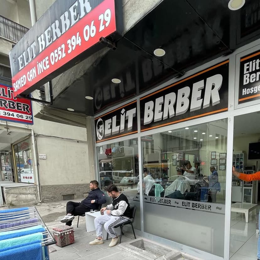 Dükkân cephesi ve bekleme alanı