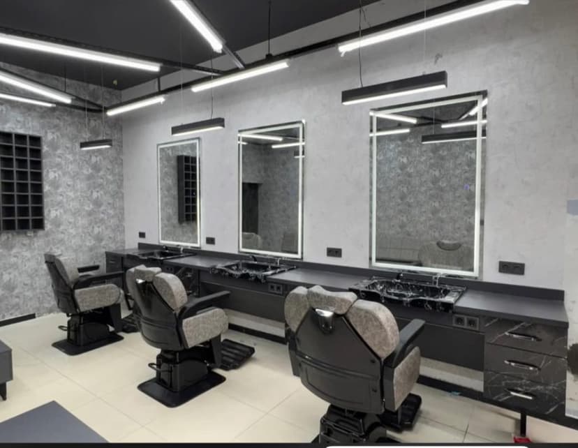 Emin Aydoğan Hair Design salon iç görünümü