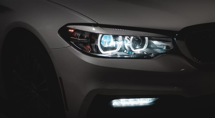 Oto aydınlatma — LED far (temsili görsel)