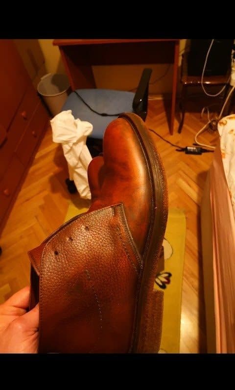 Renklendirme ve cila sonrası taba rengi ayakkabı