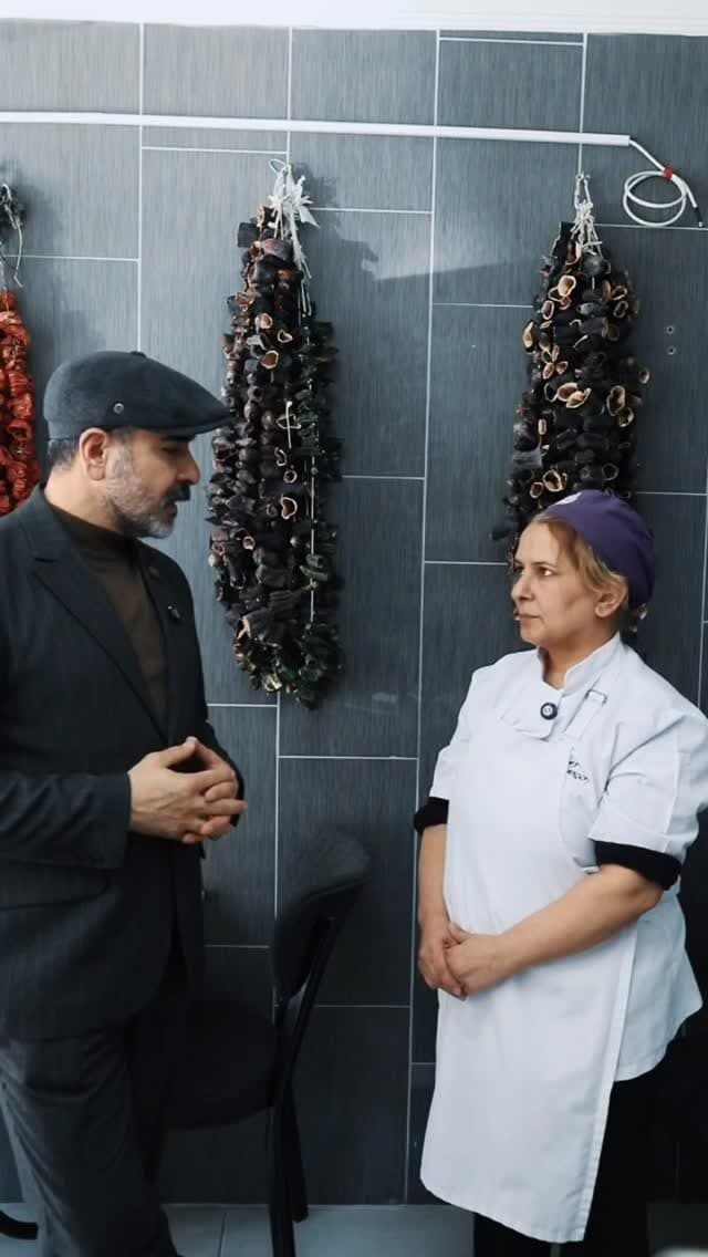 İşletmemizden bir kare — kurutulmuş biberler ve yöresel ürünler