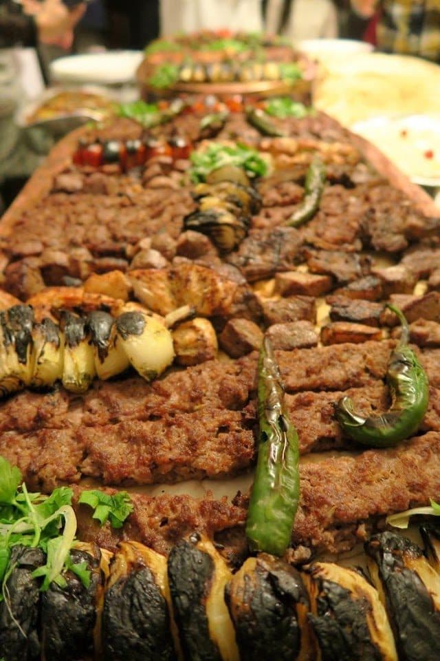 Çukurova usulü kebap tabağı
