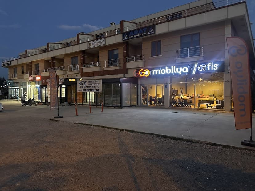 İncek Center İş Merkezi'ndeki mağaza binası