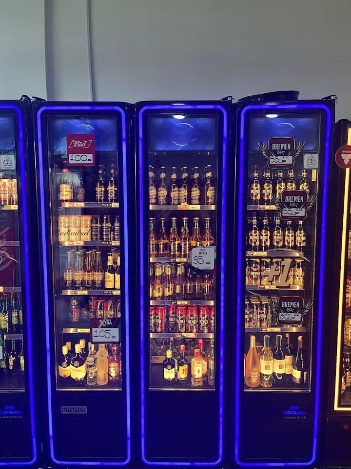 Soğutucularda bira ve içki çeşitleri