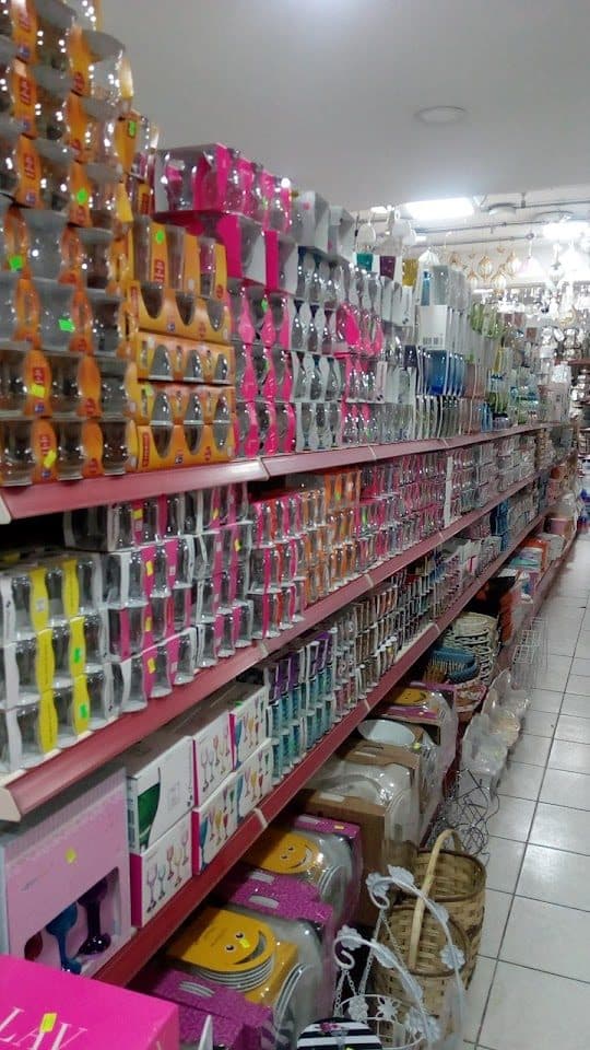 Çarşı içi ürün reyonları