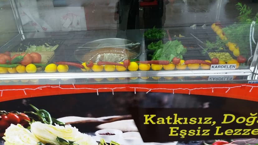 Taze yeşillik ve garnitür tezgâhı