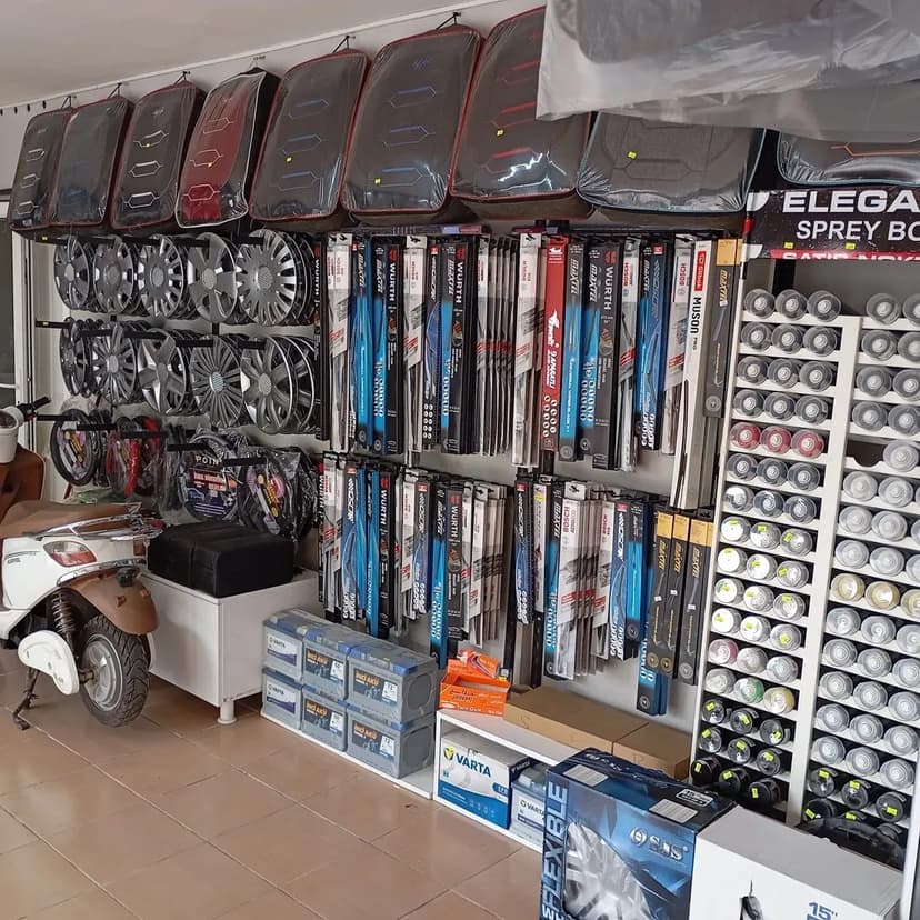 Jant kapağı, sprey boya ve oto aksesuar rafı
