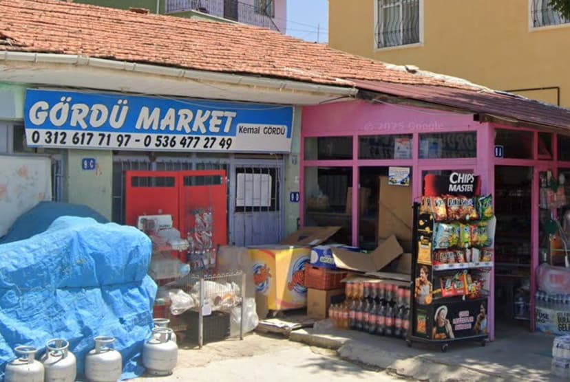 Gördü Market tabelası ve dükkân cephesi (Google Street View)