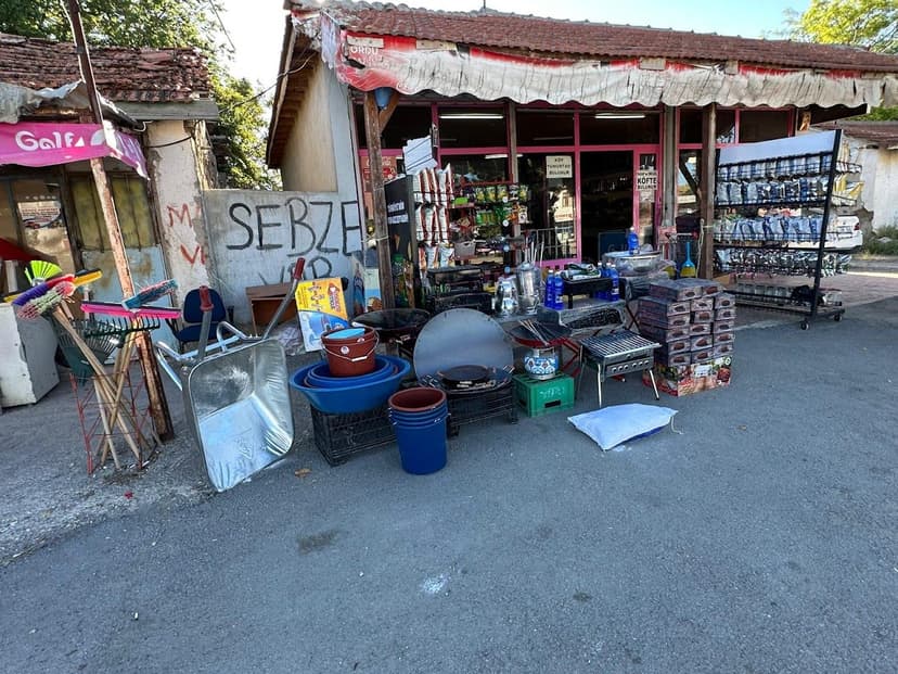 Gördü Market dükkân görünümü — Ahiboz