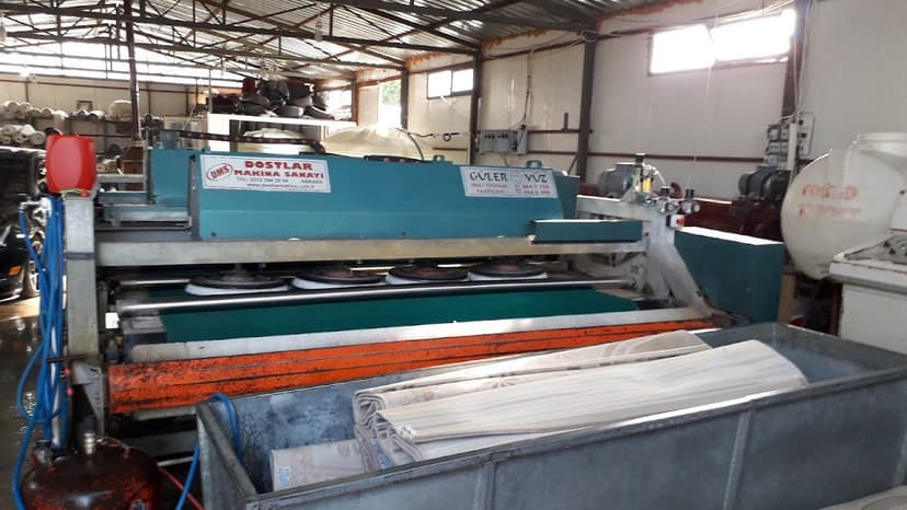 Güleryüz Halı Yıkama fabrika hattında halı yıkama makinesi