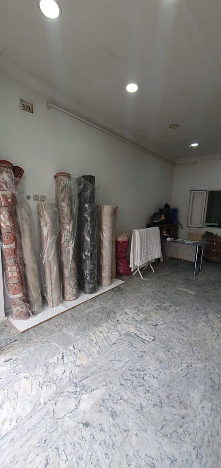 Yıkanıp paketlenmiş halılar, teslimat bekliyor