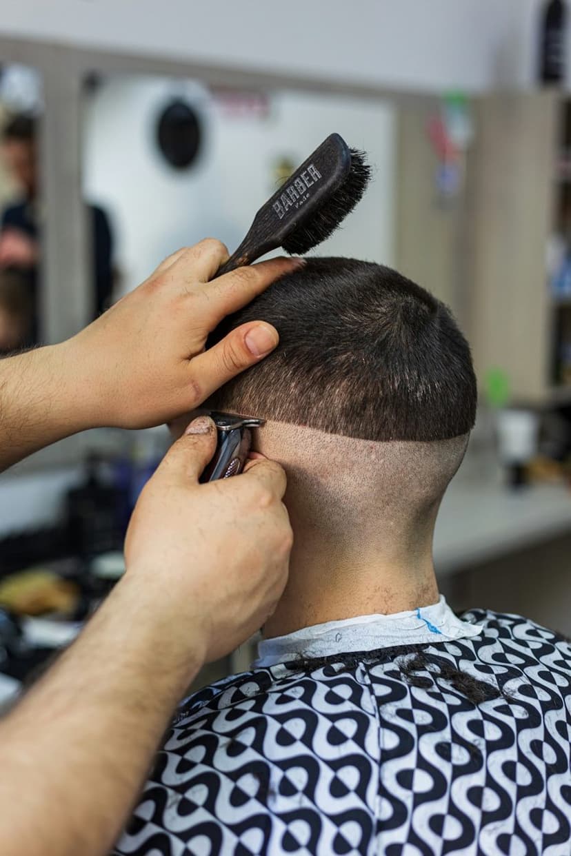 Makineyle ense ve şakak düzeltme (temsili görsel)