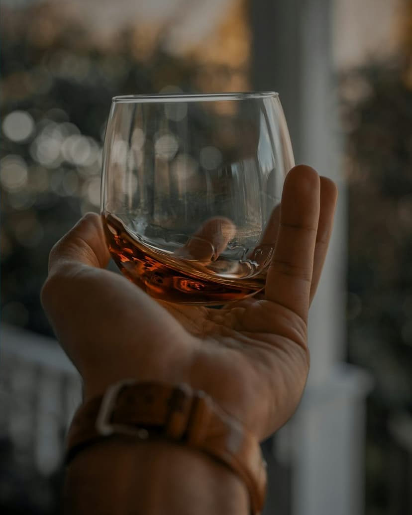 İnce belli bardakta demli çay (temsili görsel)