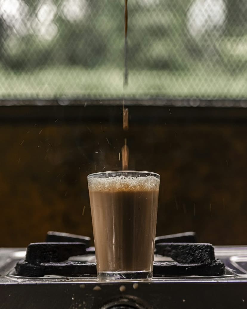 Bardağa çay servisi (temsili görsel)