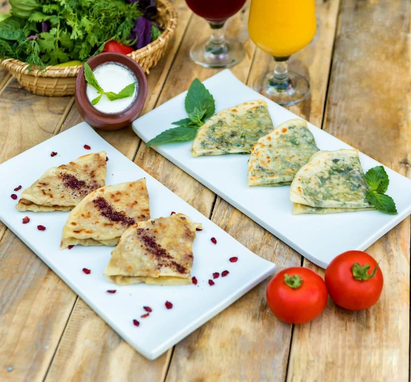 Peynirli ve ıspanaklı gözleme dilimleri (temsili görsel)