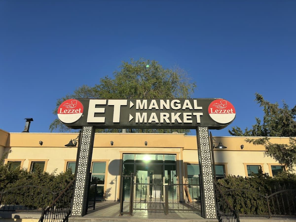 Lezzet Mola Et Mangal Market dükkân girişi (Google Haritalar)