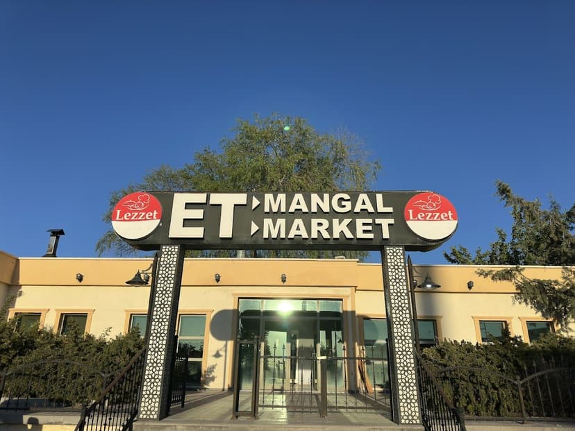 Lezzet Mola Et Mangal Market dükkân girişi (Google Haritalar)