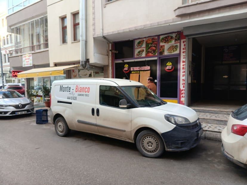 Sokaktan HK Yemek & Catering görünümü