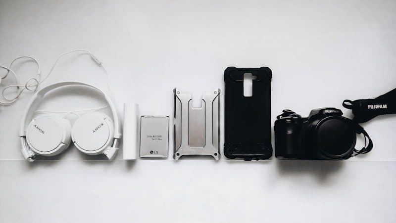 Telefon aksesuarları - kılıf, kablo ve şarj aleti (temsili görsel)