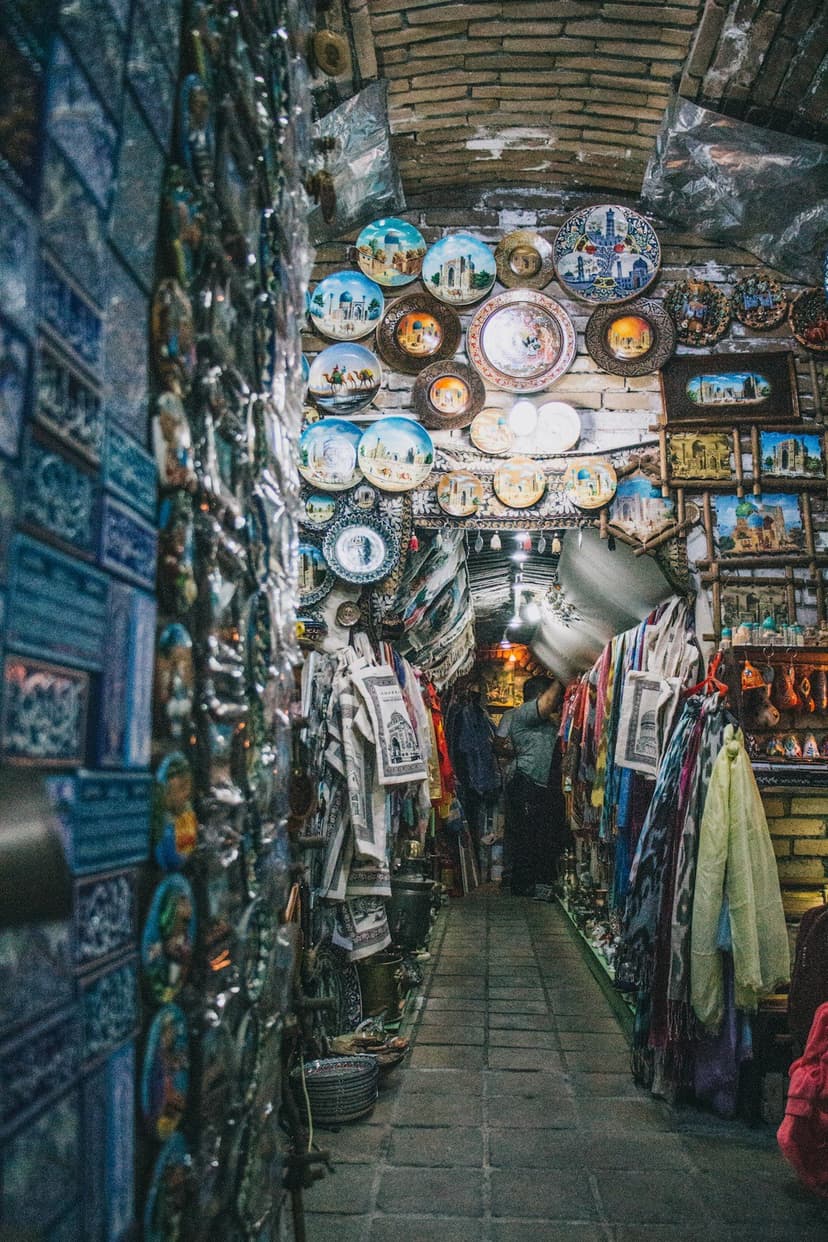 Hediyelik eşya vitrin düzeni (temsili görsel)