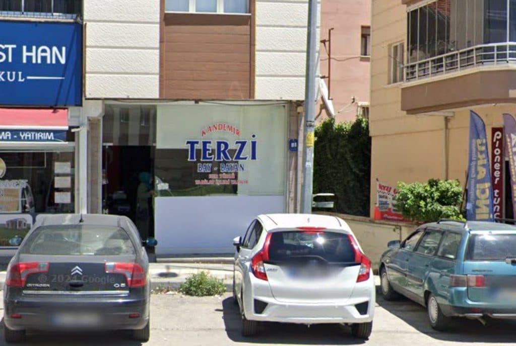 Kandemir Terzi dükkân tabelası — Bay/Bayan (Google Street View)