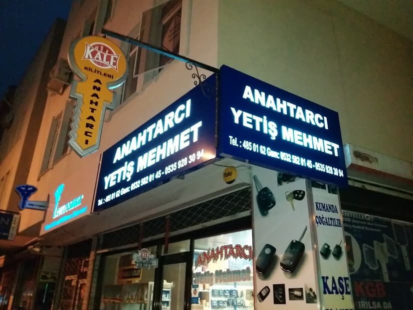 Gece aydınlatmalı tabela — Anahtarcı Yetiş Mehmet