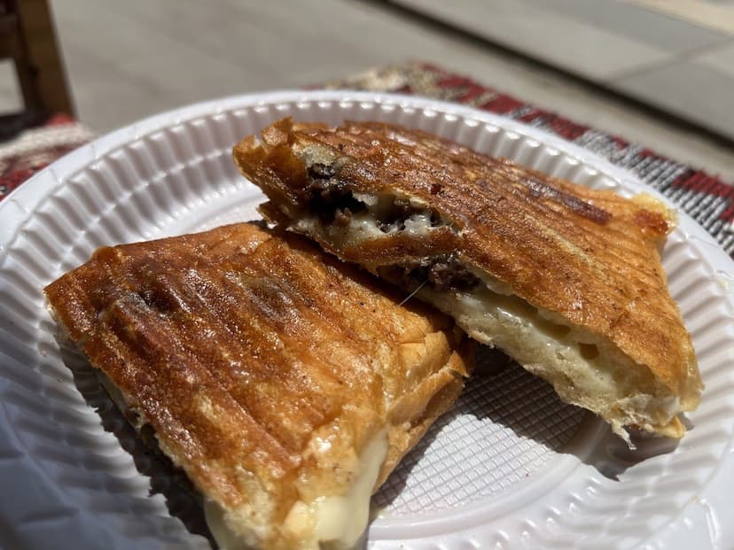 Kavurmalı tost