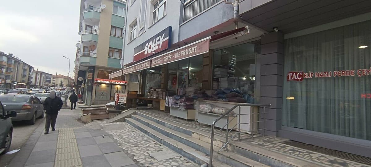 Karanfil Tekstil mağaza cephesi — Oğuz Kağan Usta Cad.
