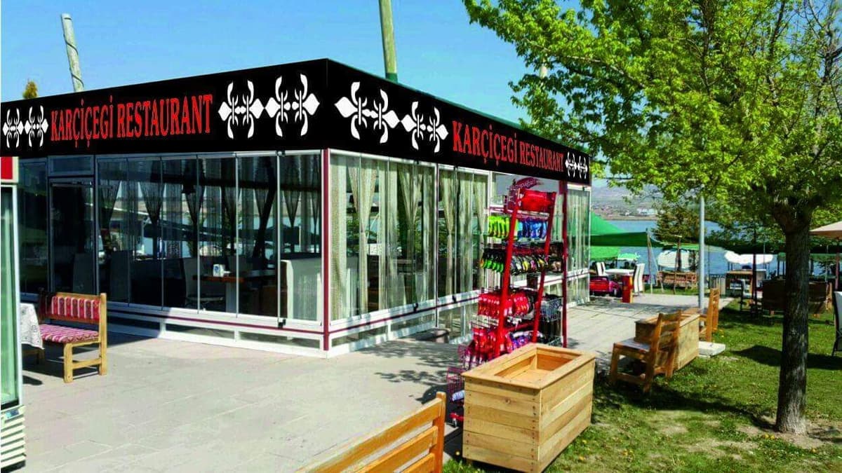 Karçiçeği Cafe & Restaurant dükkân cephesi