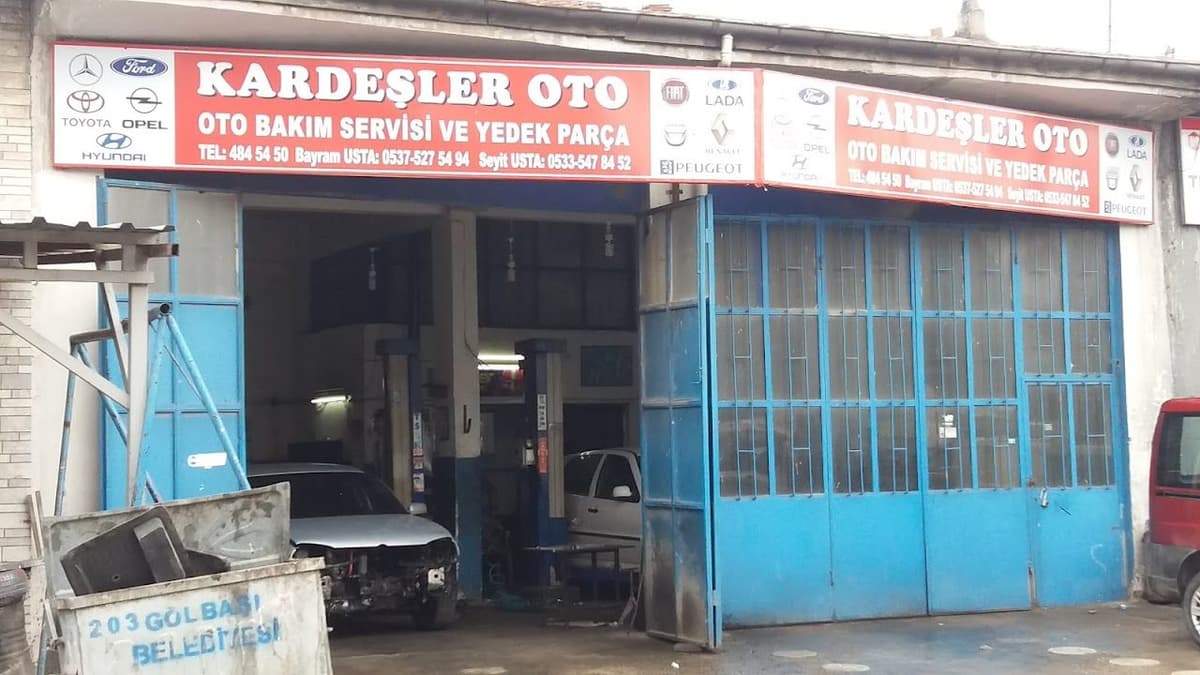 Kardeşler Oto — dükkân tabelası ve cephesi