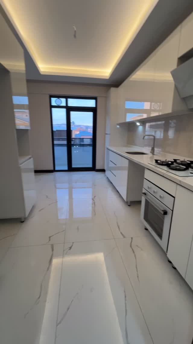 Portföyden bir daire — mutfak ve balkon