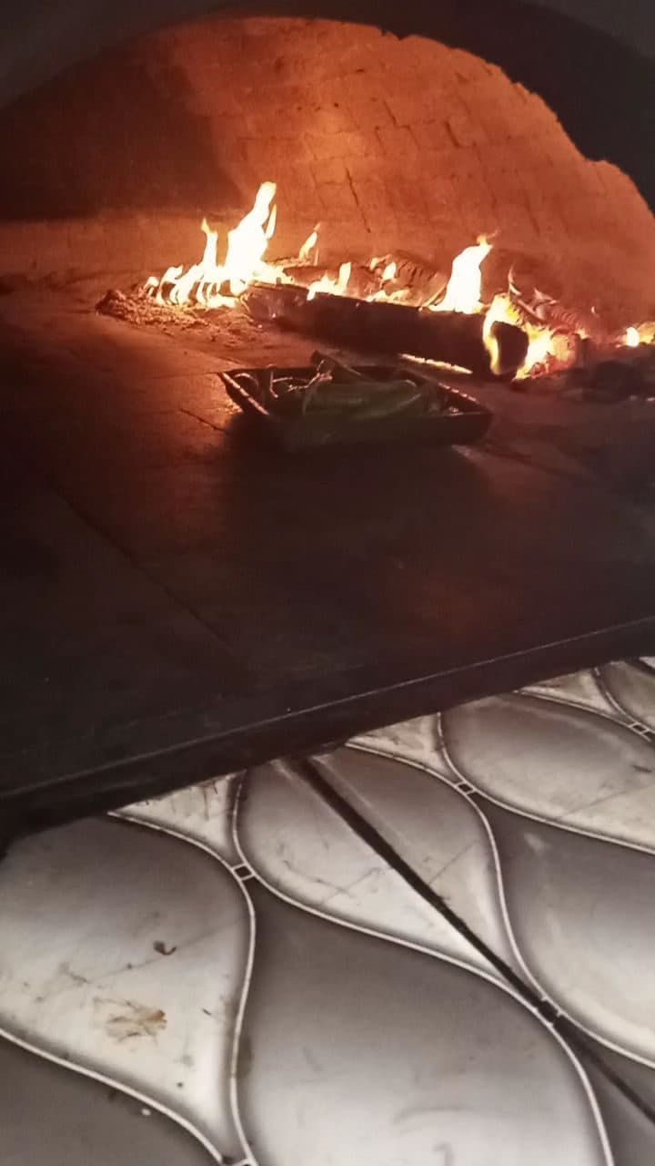 Odun fırınında pişen pide (Instagram)