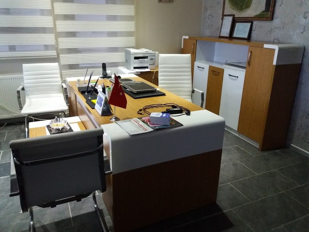 Ofis görüşme masası