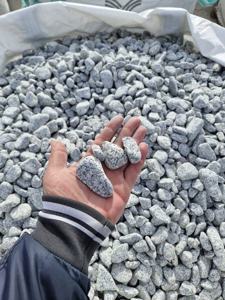 Elde tamburlu granit taş örnekleri — Kılıç Taş (Google Haritalar)