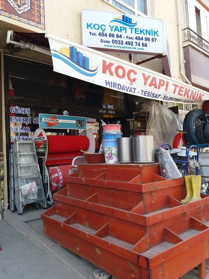 Koç Yapı Teknik tabela yakın çekim (iletişim bilgileri)