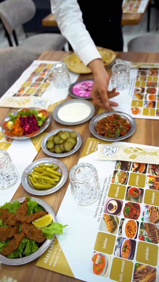 Sofra kurulumu ve mezeler