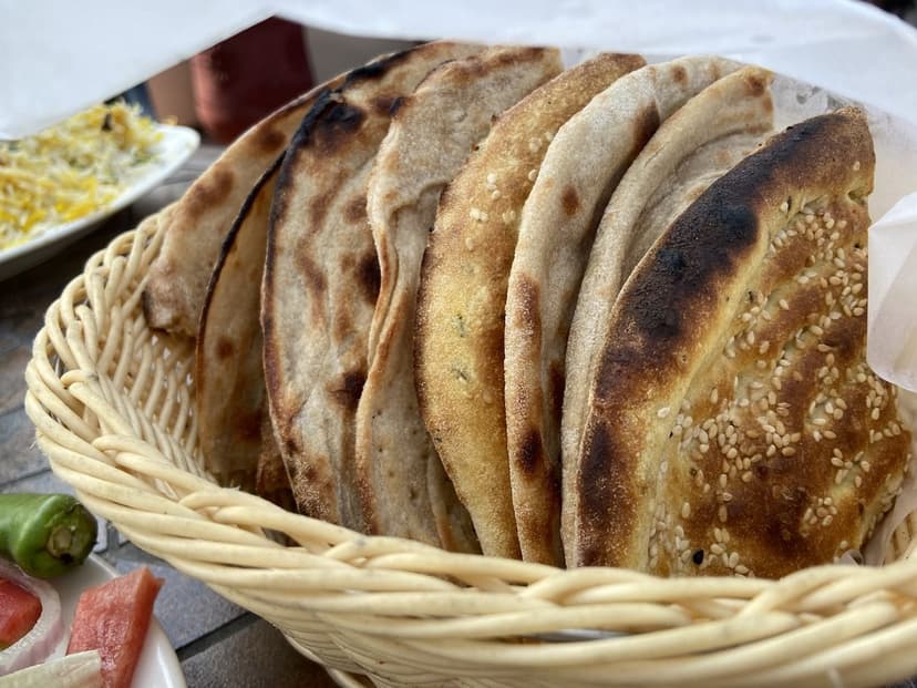 Sepette taze yufka ve ekmek çeşitleri (temsili görsel)