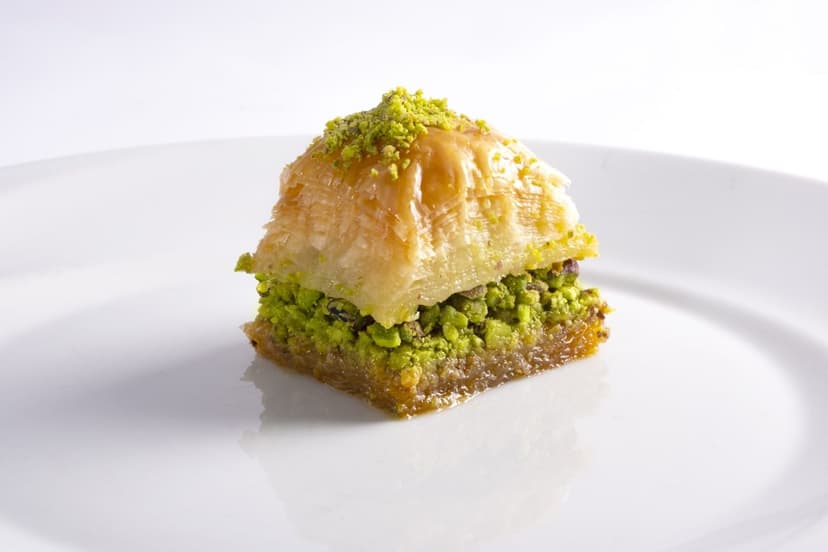 Fıstıklı baklava, tabak servisi (temsili görsel)