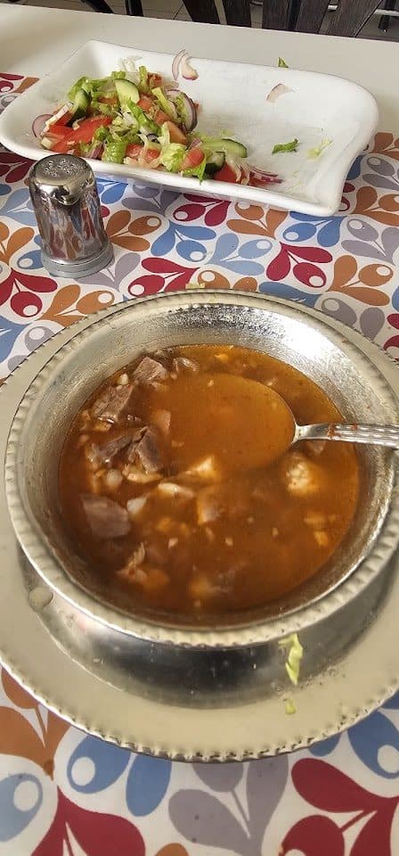 Kelle paça çorbası ve mevsim salata