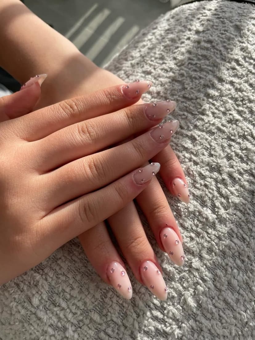 Taşlı nail art protez tırnak çalışması