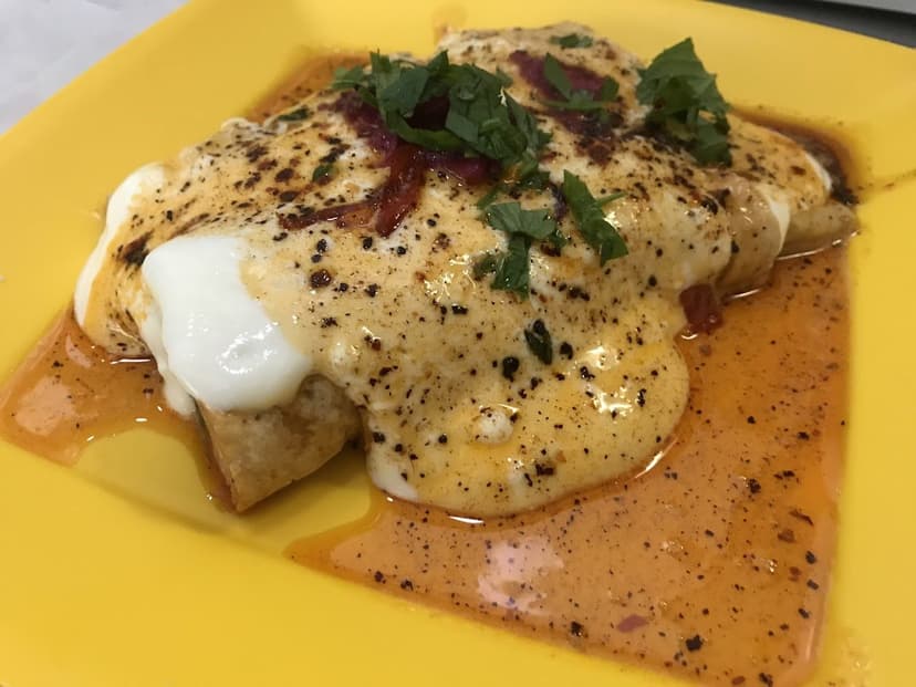 Ekmek arası tantuni yakın çekim