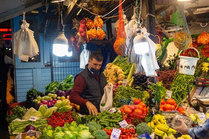 Pazar tezgahında sebze-meyve (temsili görsel)