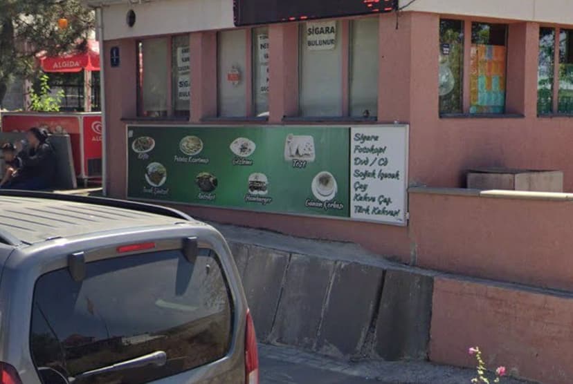 Melike Cafe & Büfe tabela ve ürün panosu (Google Street View)