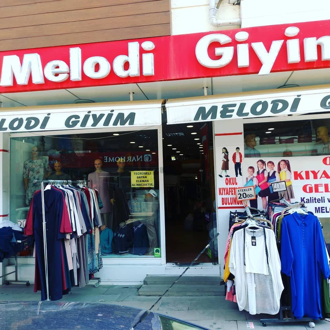 Melodi Giyim mağaza vitrini