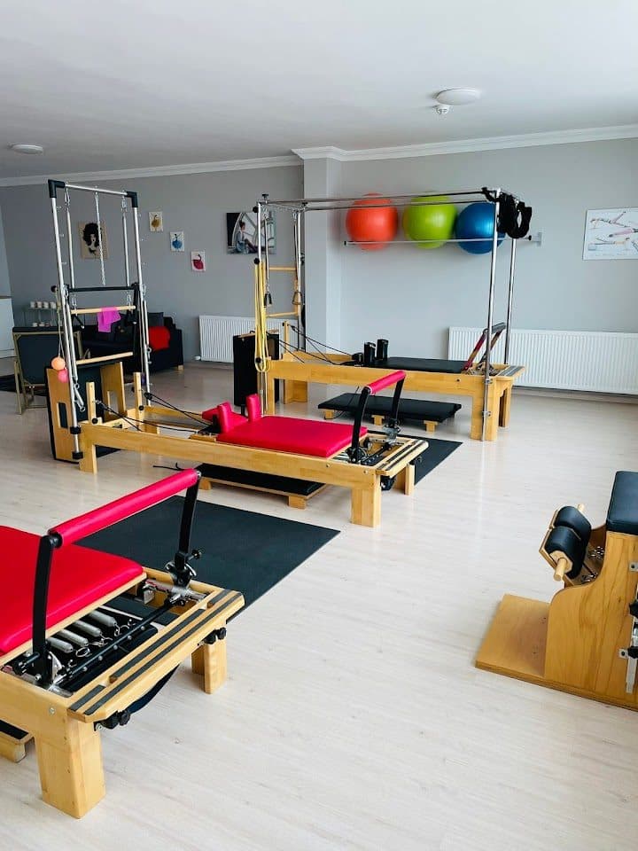 Reformer pilates salonu genel görünüm