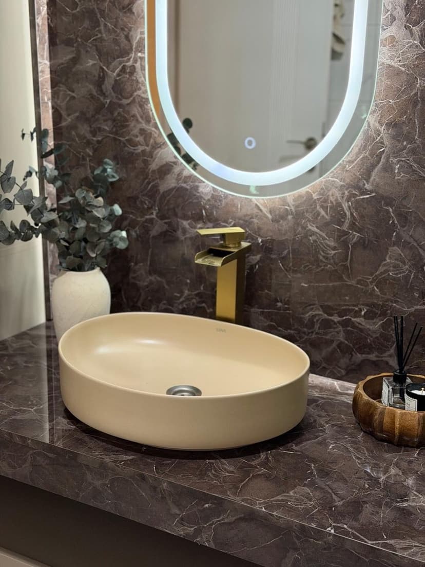 Mermer detaylı banyo lavabo dolabı