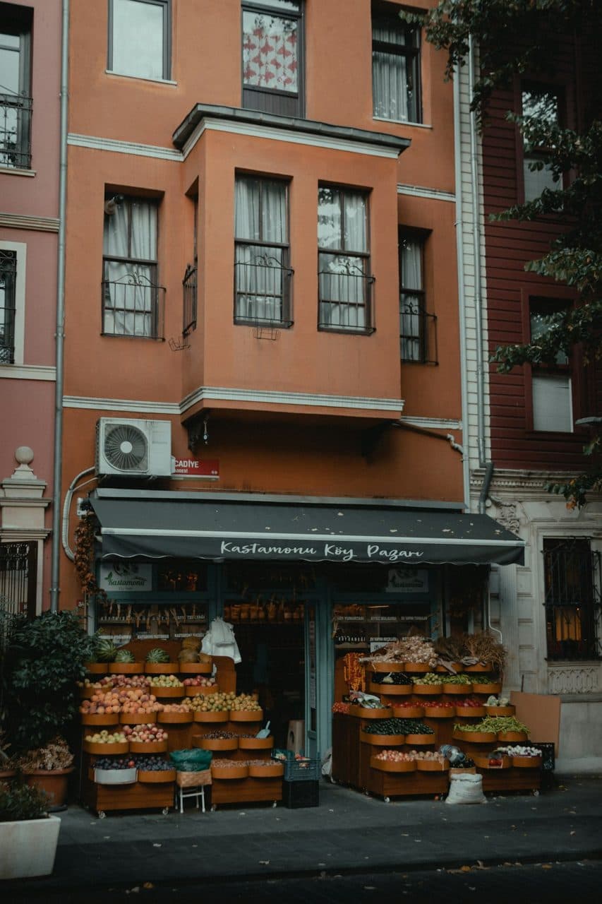 Mahalle manav dükkânı cephesi (temsili görsel)