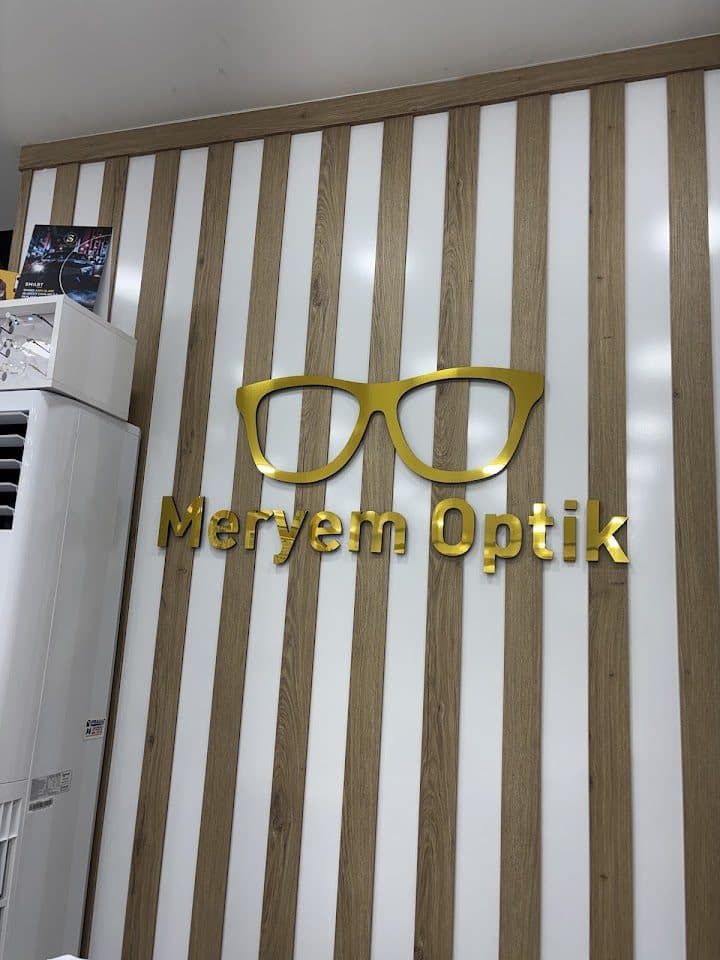 Meryem Optik logosu
