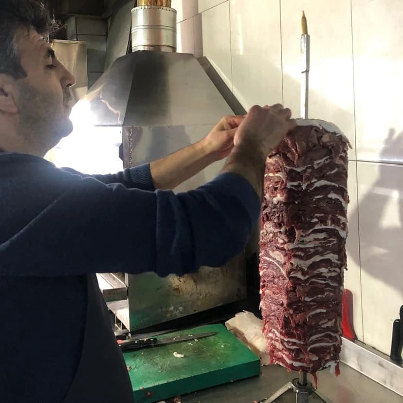 Ustadan taze tavuk döner hazırlığı