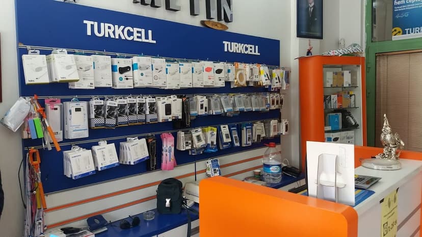 Mağaza içi Turkcell aksesuar reyonu (Google Haritalar)